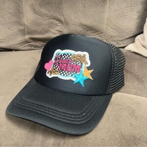 TRENDY3 TRUCKER HAT